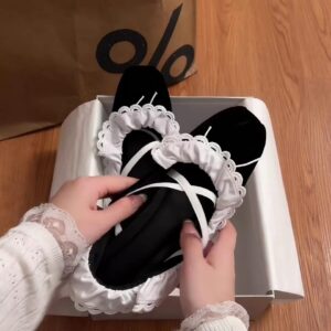 Elegant Ruffled Ballet Flats