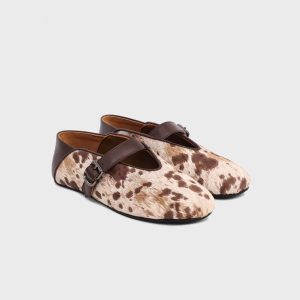 ​Textured Buckle Flat