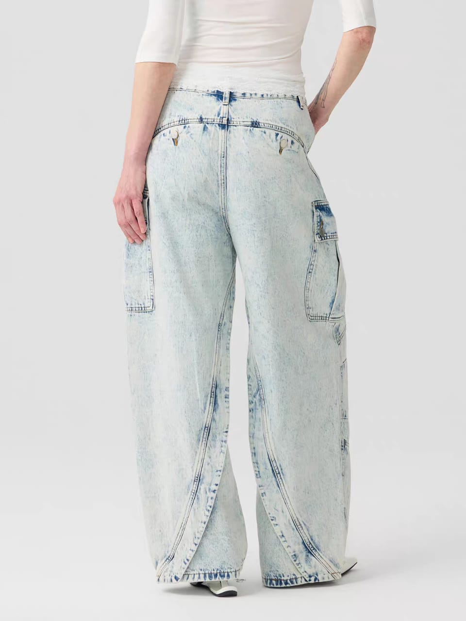 Acid Wash Utility Wide-Leg Cargo Jeans - Image 4